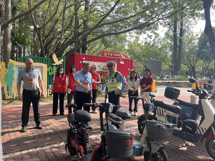 市副局级干部李育林率队到桥南街开展《广州市电动自行车管理规定》执法检查