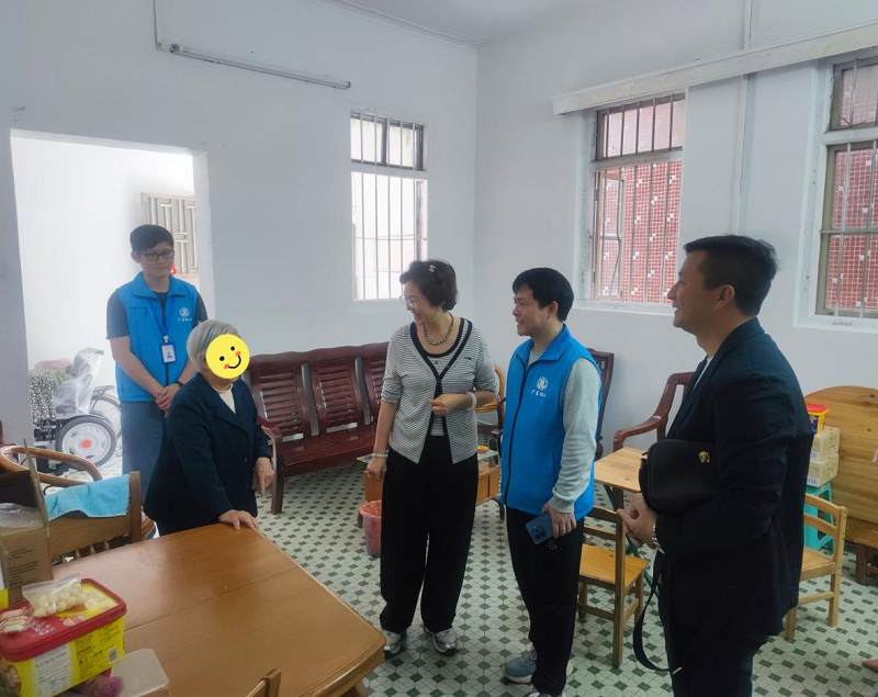 覃海深主任到石楼镇调研基层人大工作及暖企